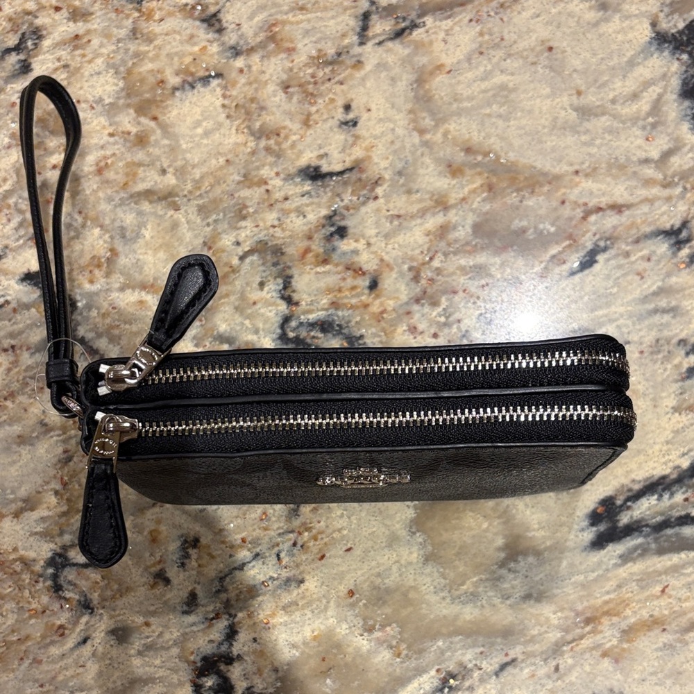 New Coach Black Signature Double Zip Wristlet Clutch. Silver hardware - Picture 3 of 7